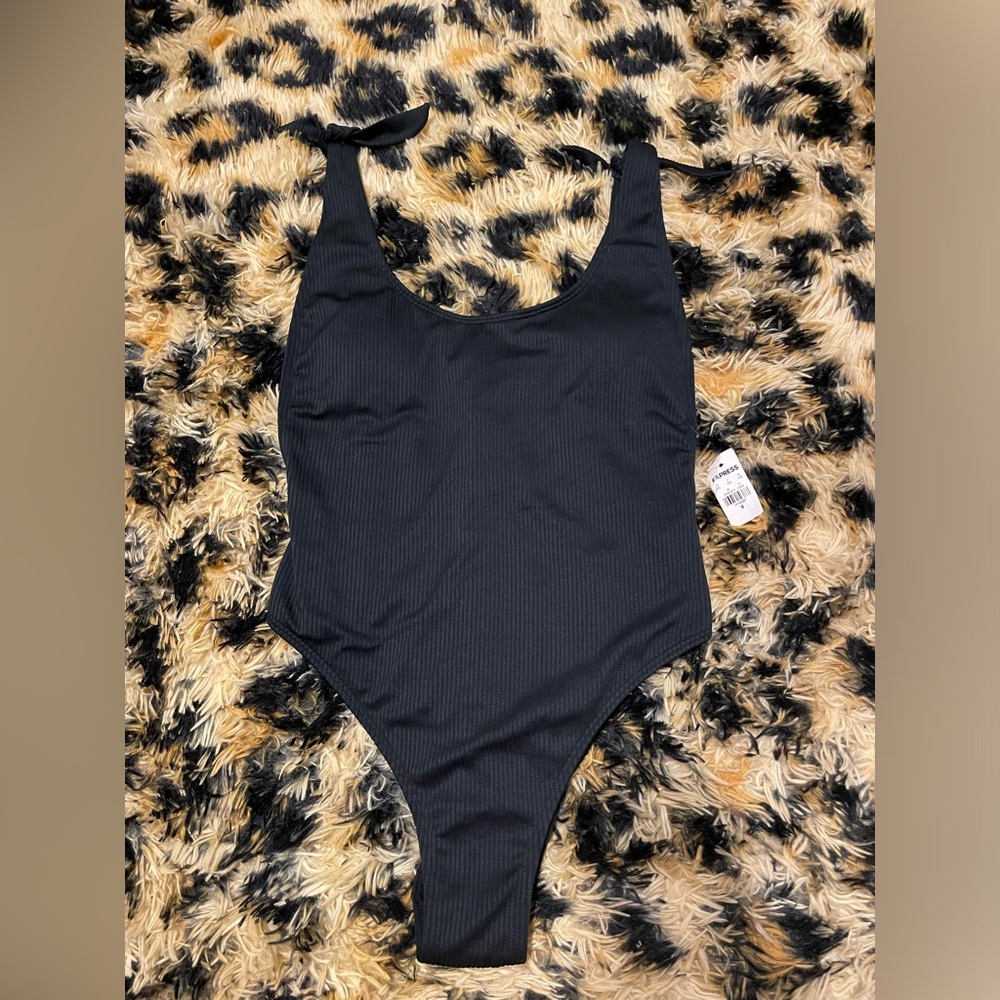 *NWT* Size M - Sexy Ribbed Black One Piece